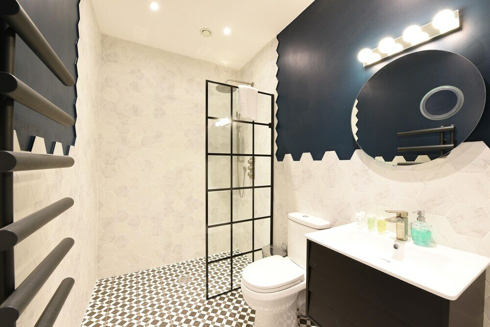 Фото Stylish & Spacious Deluxe Apartments near Victoria Station