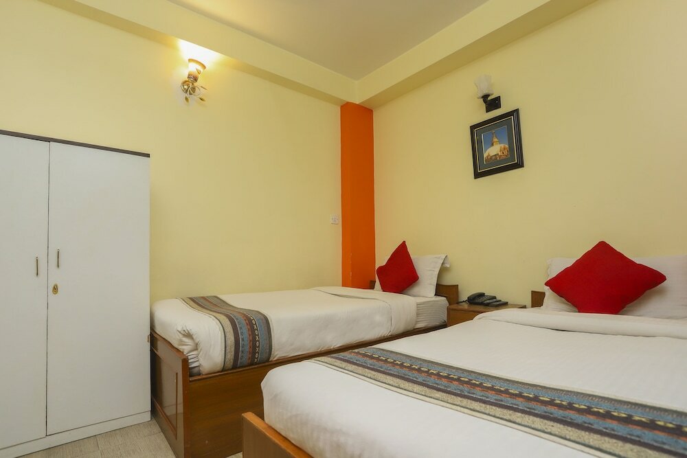 Фото Hotel Four Eyes