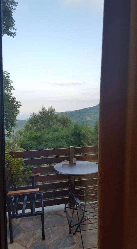 Фото Victoria's Country Apartments