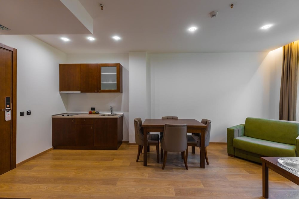 Фото Hotel Plaza Lucice