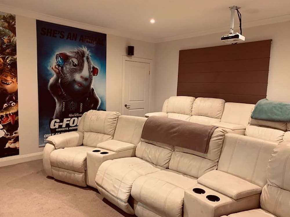 Фото Grand Gippsland Home Sleeps Up To 28