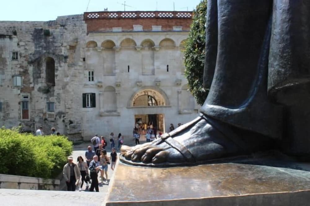 Фото The Suites at Central Split