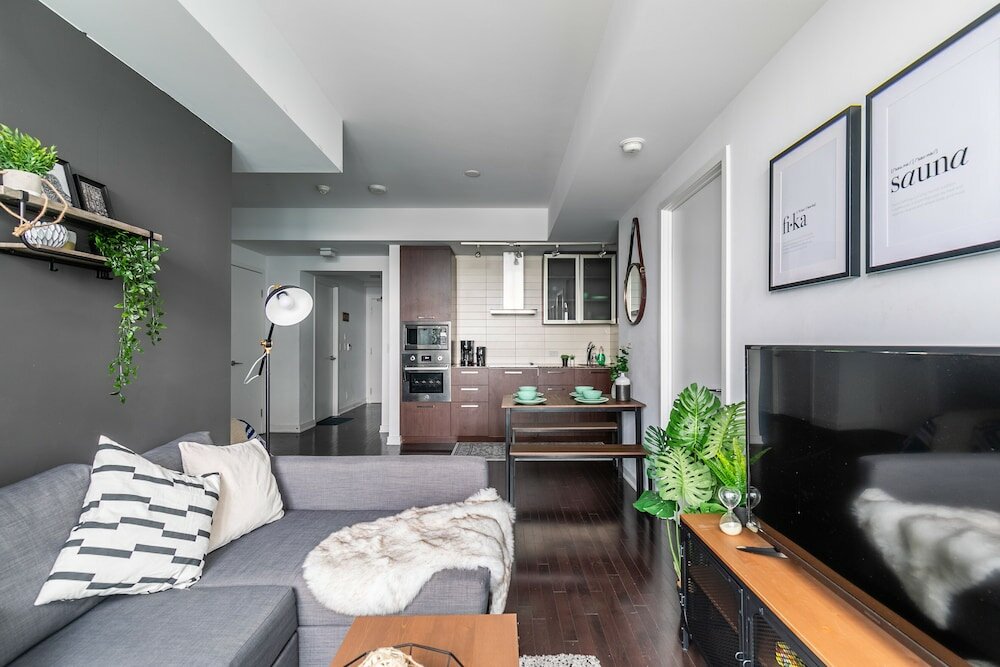 Фото Skytrees Condos at Union Station