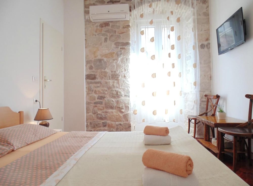 Фото Apartments and Rooms Djanovic