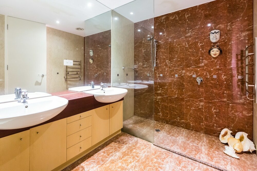 Фото Belle, 2bdr Melbourne Apartment