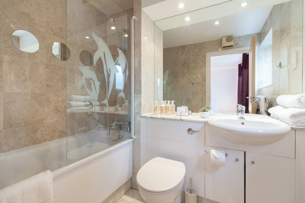 Фото Canary Wharf Luxury River view apartment