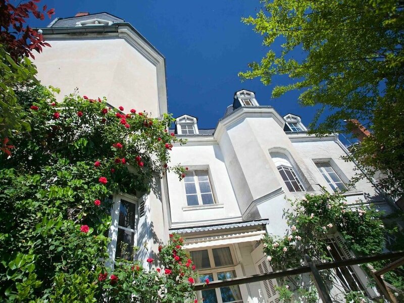 Гостиница La Maison Jules в Туре