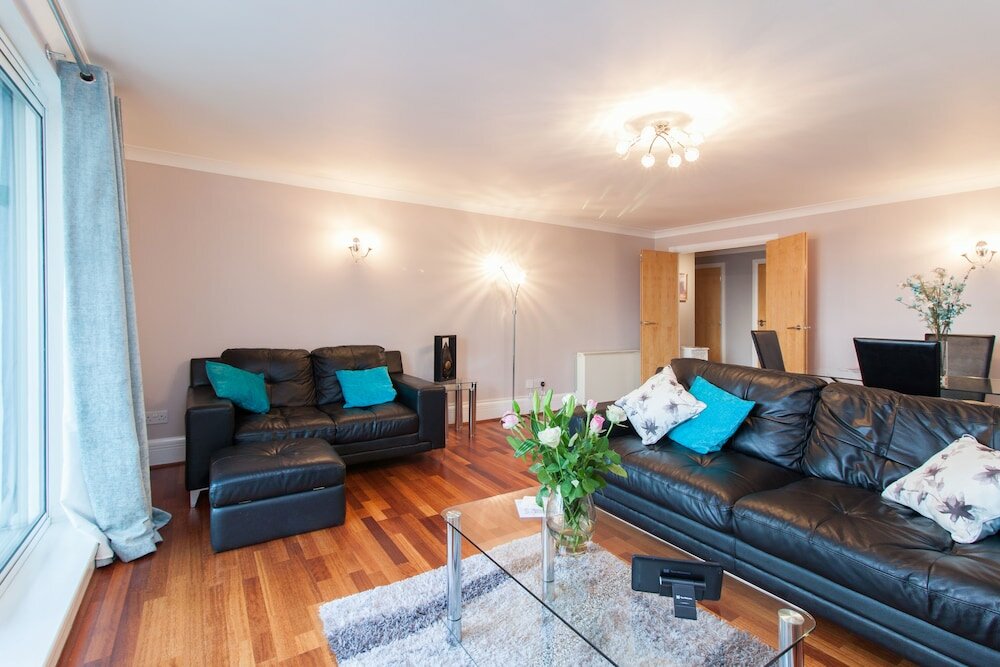 Фото Canary Wharf Luxury River view apartment