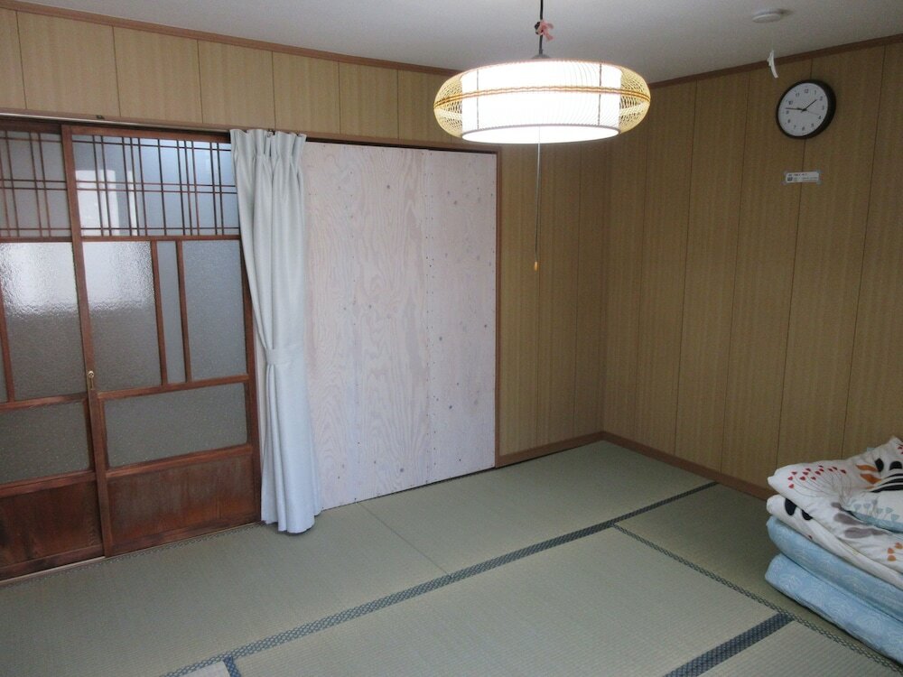 Фото Tsushima Guest House - Hostel