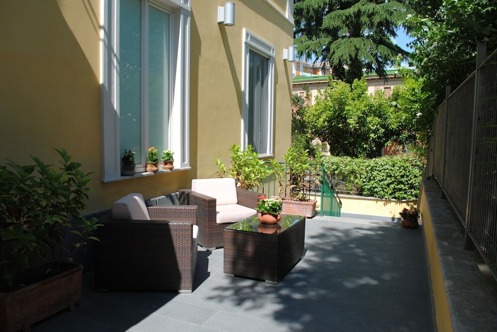 Фото отеля 2