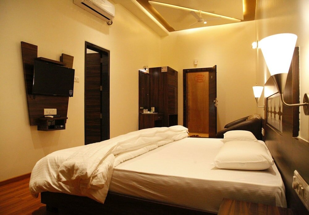 Фото Popular Hotel