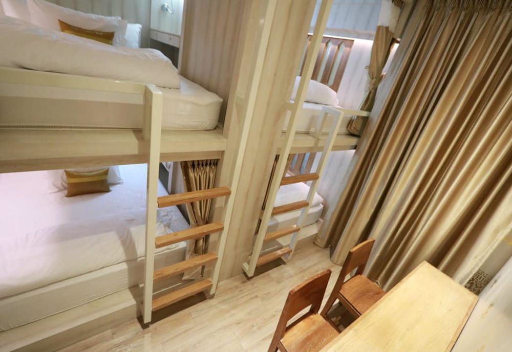 Фото Mariya Lady Hostel At Suvarnabhumi Airport - Female Only