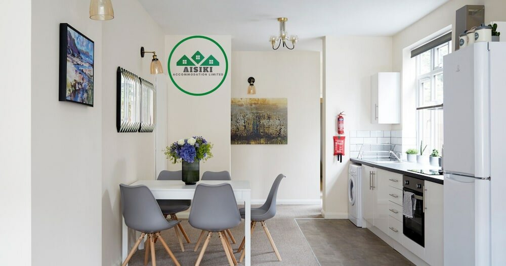 Фото Upton Road Apartments