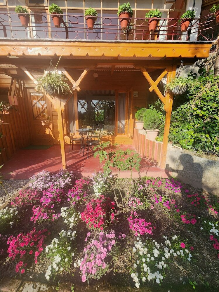 Фото The Chalets Naldehra