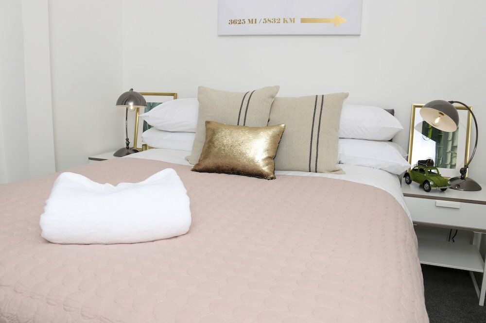 Фото Upton Road Apartments