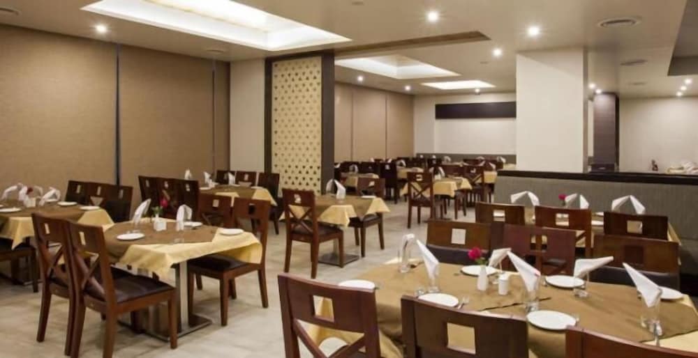 Фото Hotel Rasika