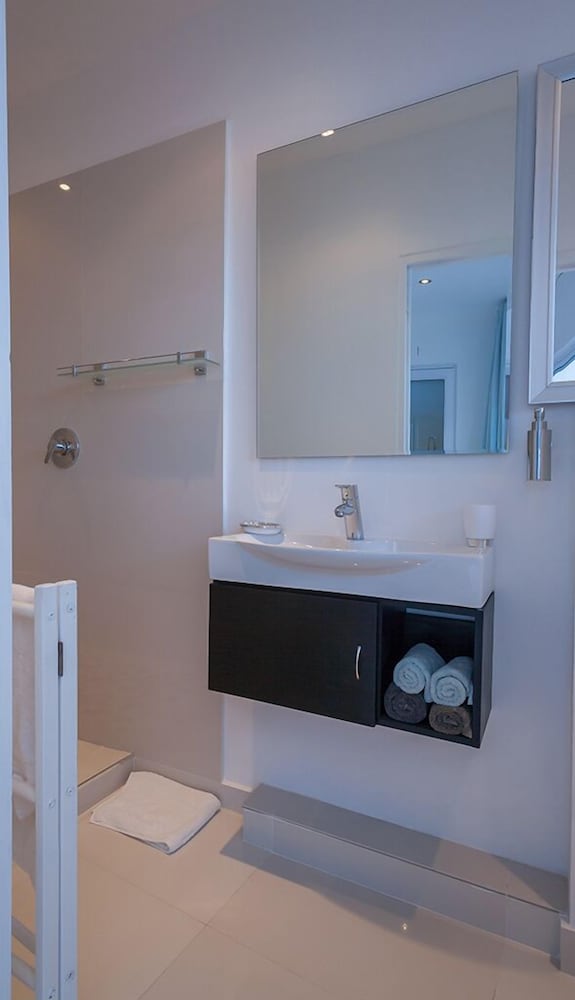 Фото Greenways Beach House