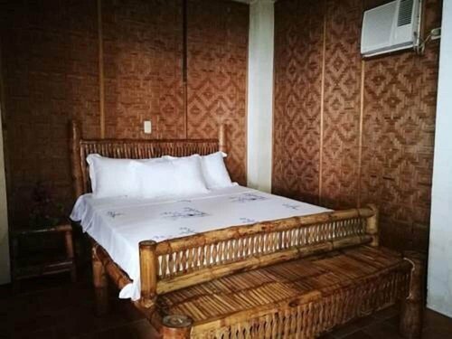 Гостиница Cruz-Phillips Lodging Services