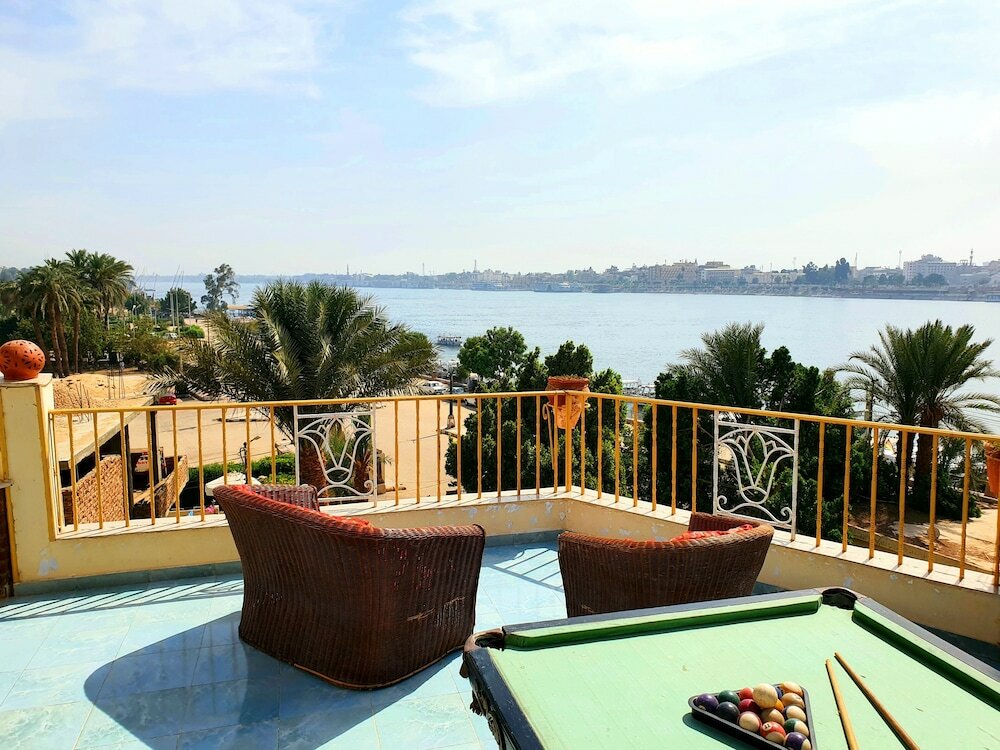 Фото Spring Hotel Luxor