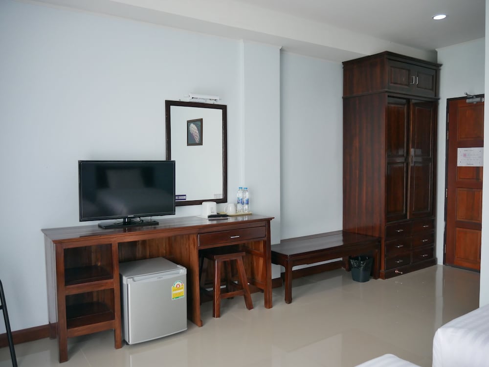 Фото Baandoungkamol Hotel