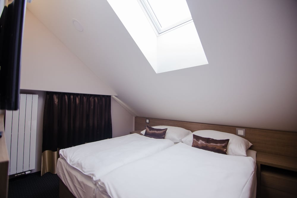 Фото Hotel Jezerka