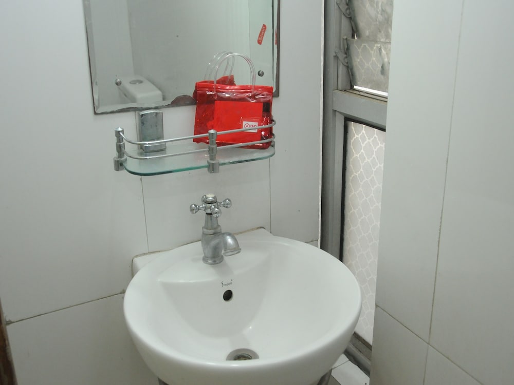 Фото Oyo 3061 Hotel De Pintu