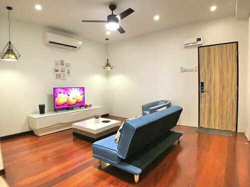 Гостиница IBook10 Deluxe Loft Suite Room by iBook Homestay в Джорджтауне
