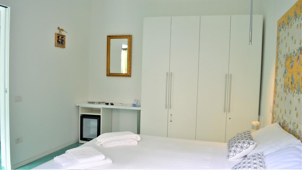 Фото La Corte Dei Naviganti B&b - Amalfi Coast - Cetara