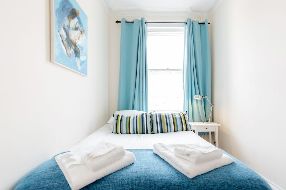 Фото Earls Court Apartments by BaseToGo