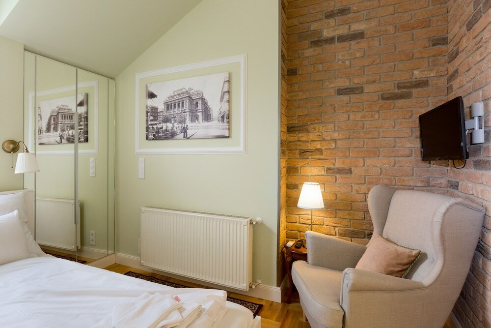 Фото Roland Apartments