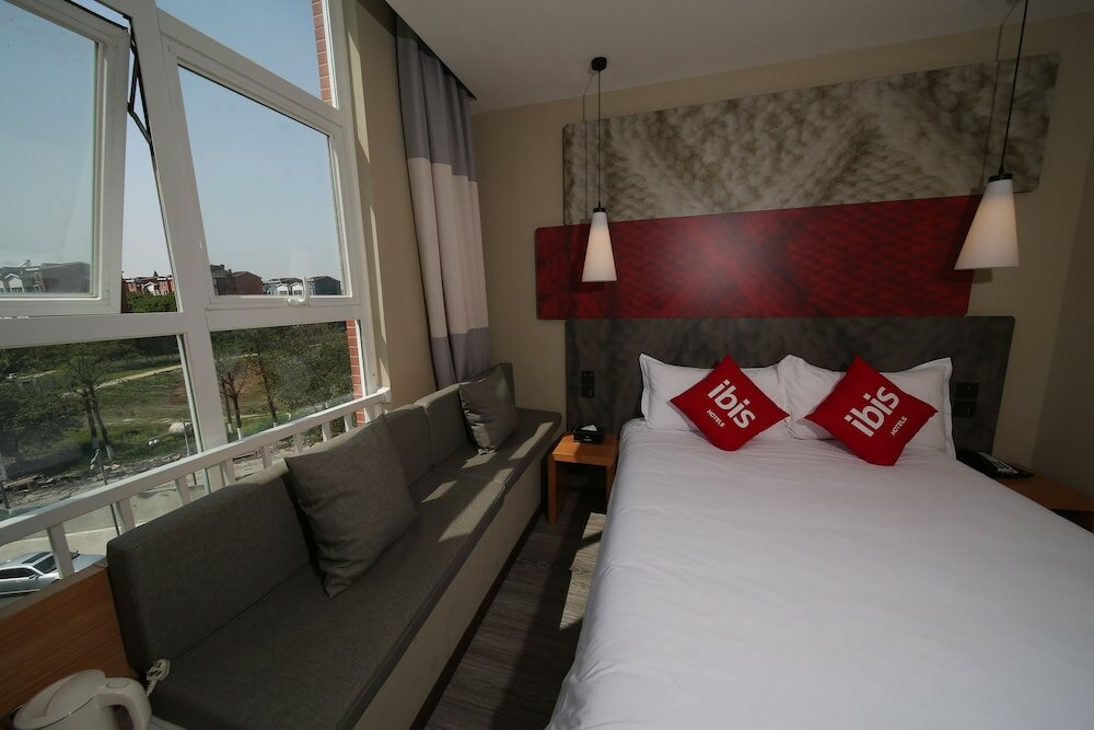 Фото Ibis Styles Chengdu American Center Hotel