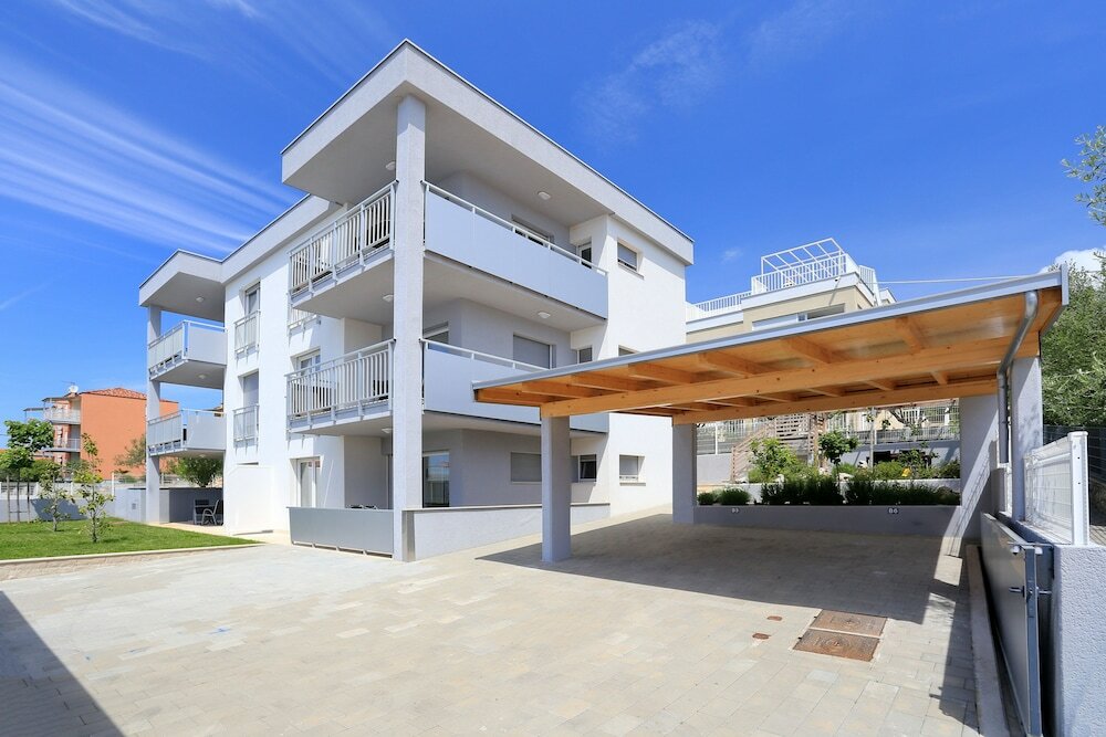 Фото SunAdria Apartments