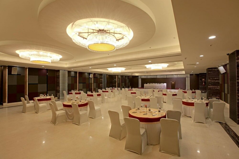 Фото Goutham Grand Hotel