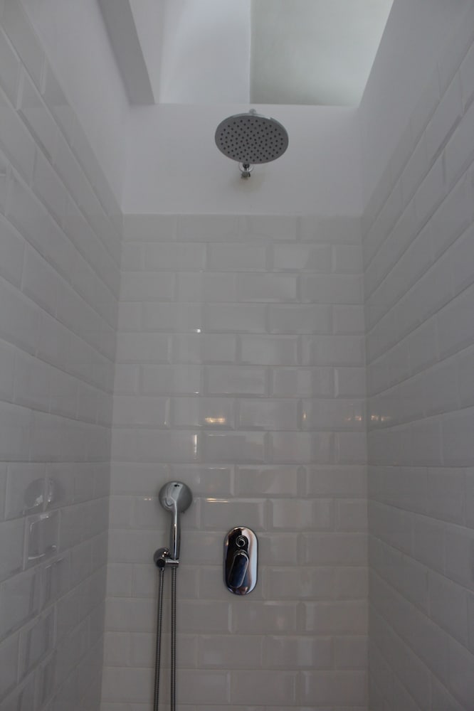 Фото Nwt Paradise Urban Hostel