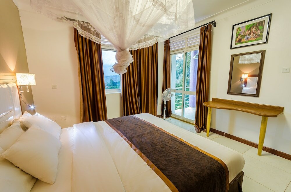 Фото Space Hotel Apartments & SPA