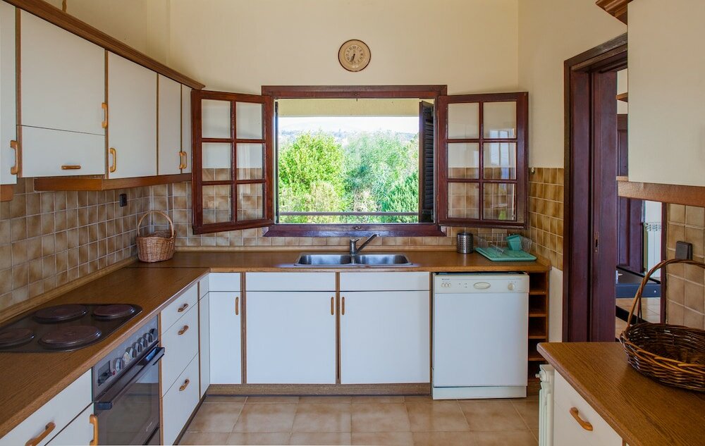 Фото Absolute Villa by Stylish Stays