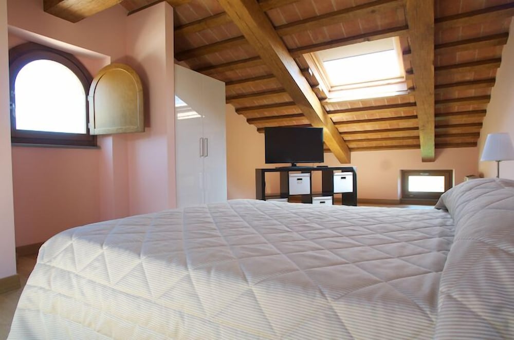 Фото Tenuta Borgo Santa Cecilia