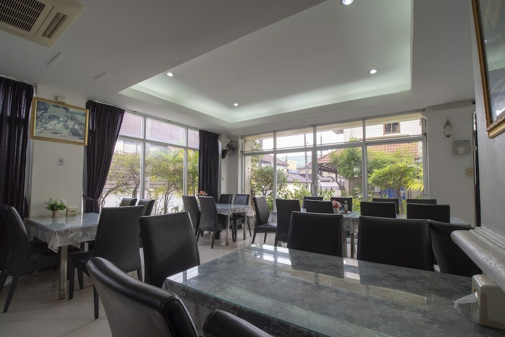 Фото Oyo 835 Koh Chang Luxury Hotel