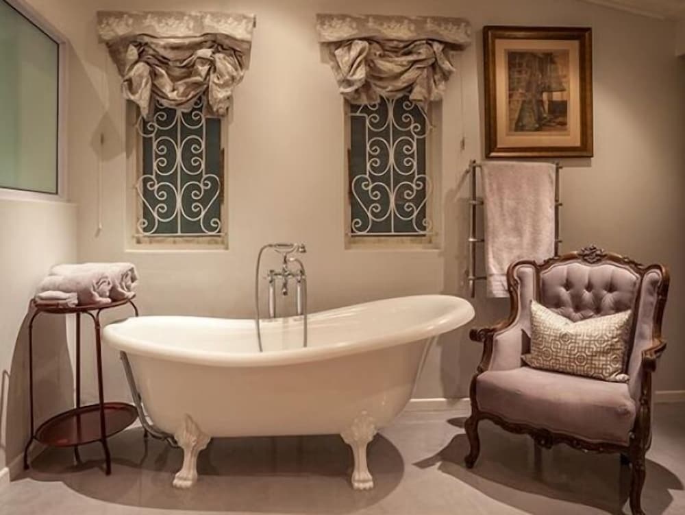 Фото The Loerie Hide