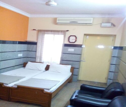 Гостиница Hotel Rathana Mahal Residency в Бангалоре