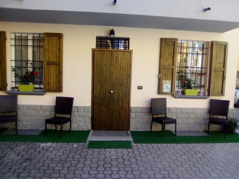 Фото отеля 2