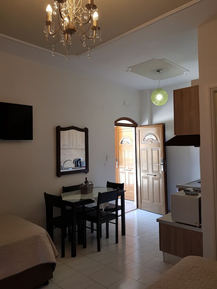 Фото Virvilis Apartments