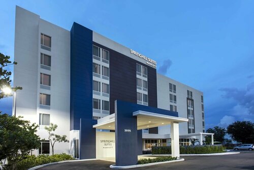 Гостиница SpringHill Suites by Marriott Miami Doral