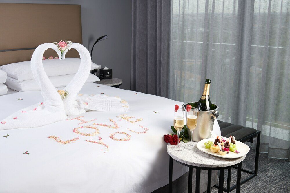 Фото The Capital Menlyn Maine