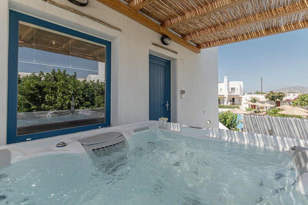 Фото Naxian Queen Luxury Villas & Suites