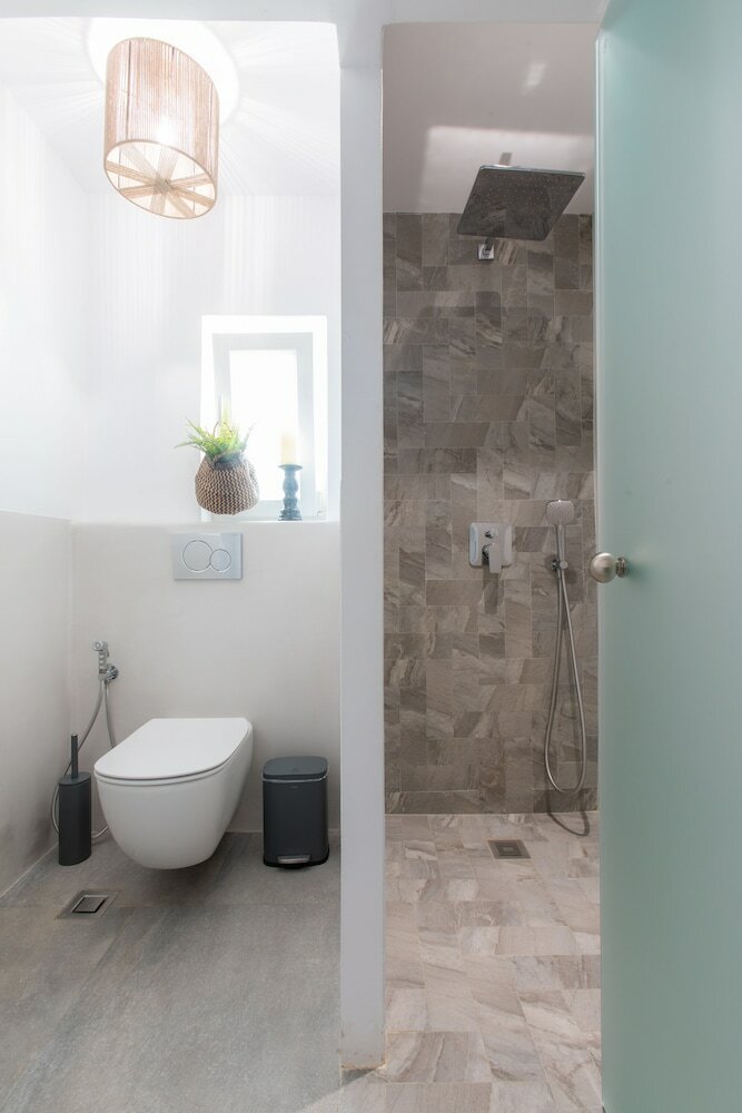 Фото Athina Studios & Suites