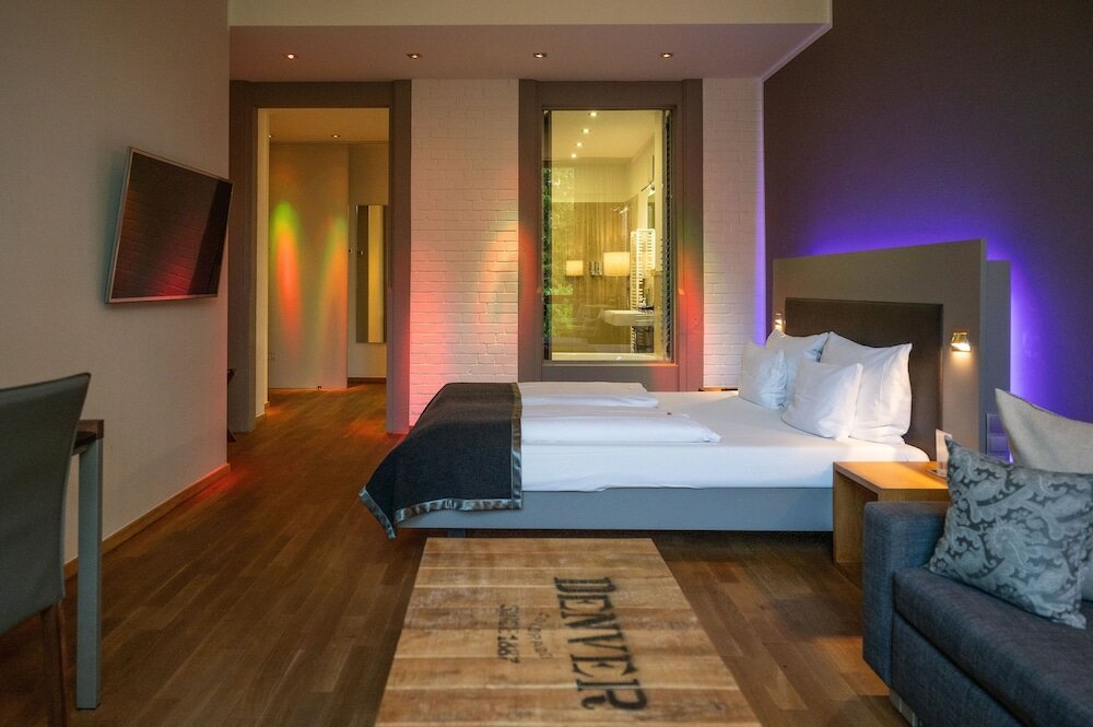 Фото Qube Hotel Bergheim