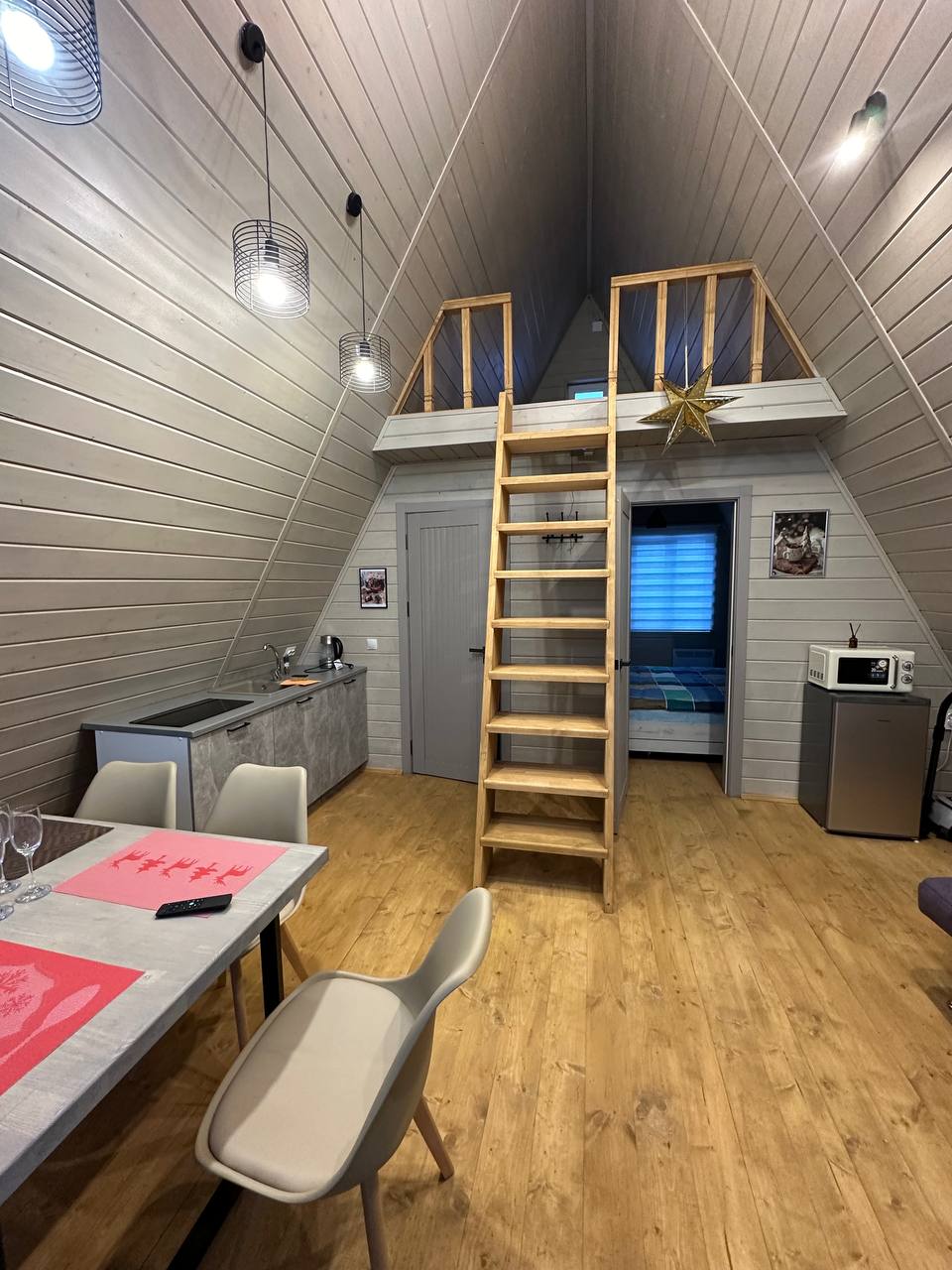 Фото Кандры Хауз