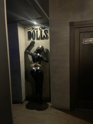 «Жалаңаш және көңілді» телешоуын көріңіз.