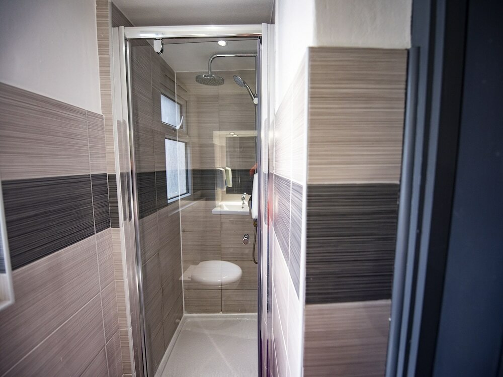 Фото Camden BnB Hotel